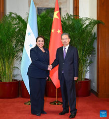 Máximo legislador chino se reúne con presidenta de Hondura...