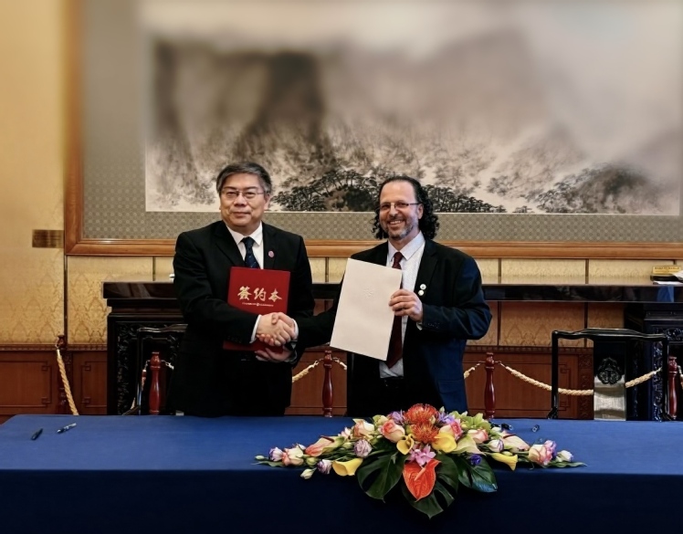 薛红卫校长应邀参加乌拉圭总统访华相关活动